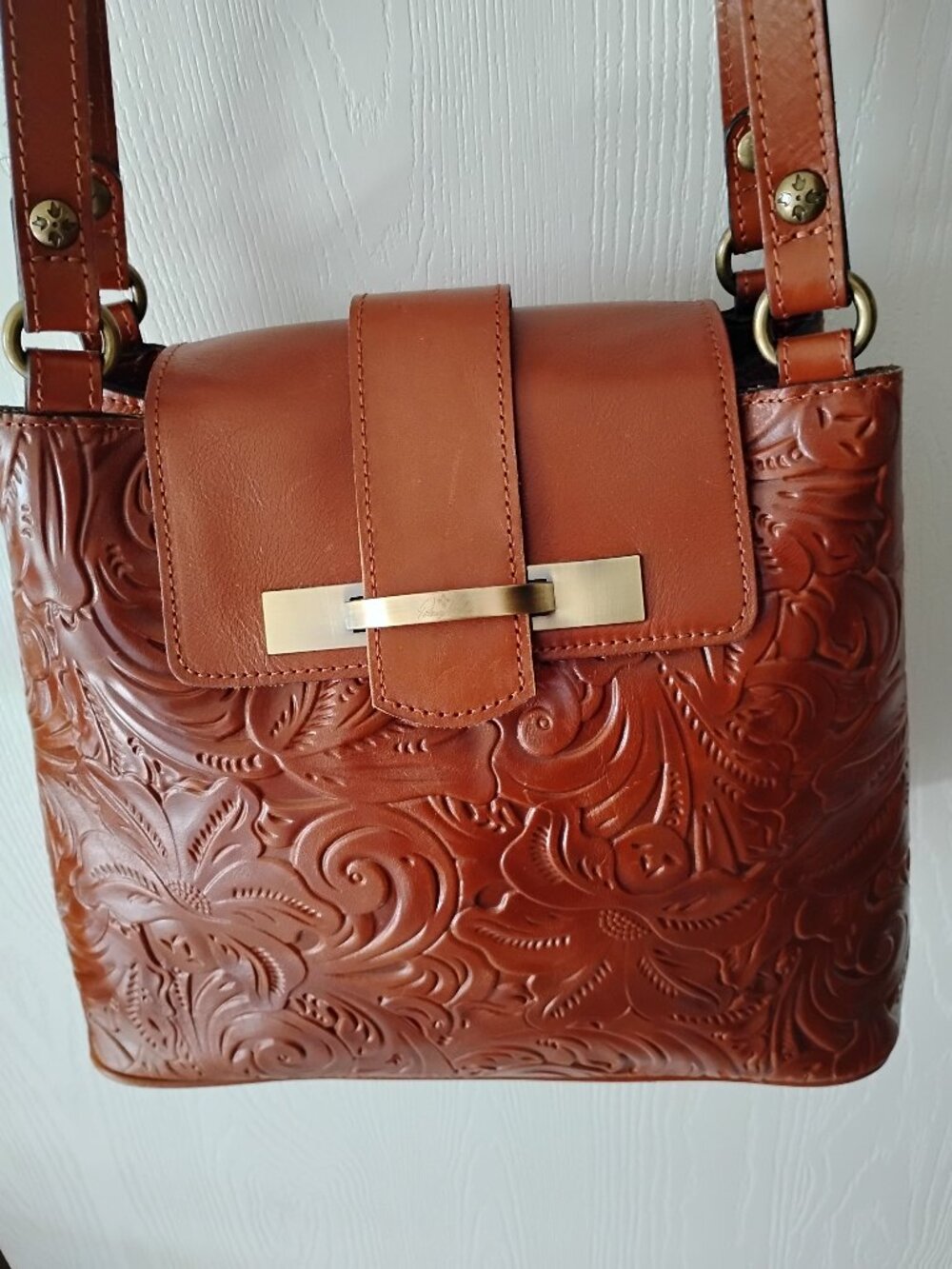 PATRICIA NASH  TOOLED  SHOULDER BAG.... EXCELLENT